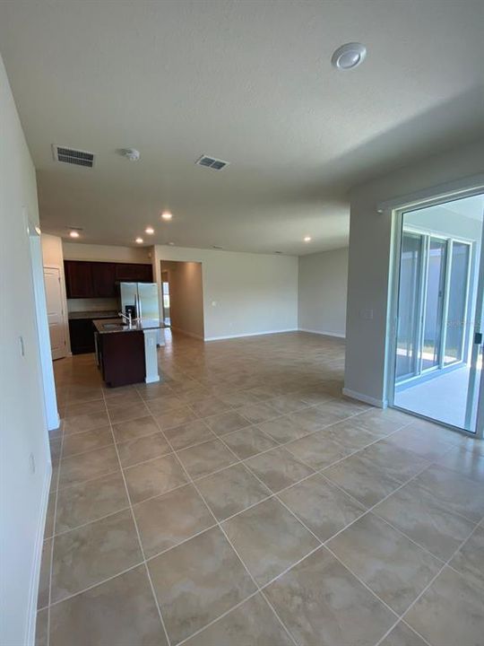 For Rent: $2,400 (3 beds, 2 baths, 1662 Square Feet)