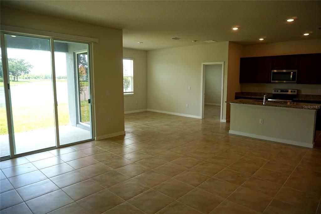 For Rent: $2,400 (3 beds, 2 baths, 1662 Square Feet)
