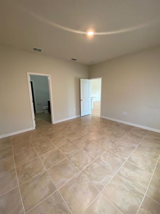 For Rent: $2,400 (3 beds, 2 baths, 1662 Square Feet)