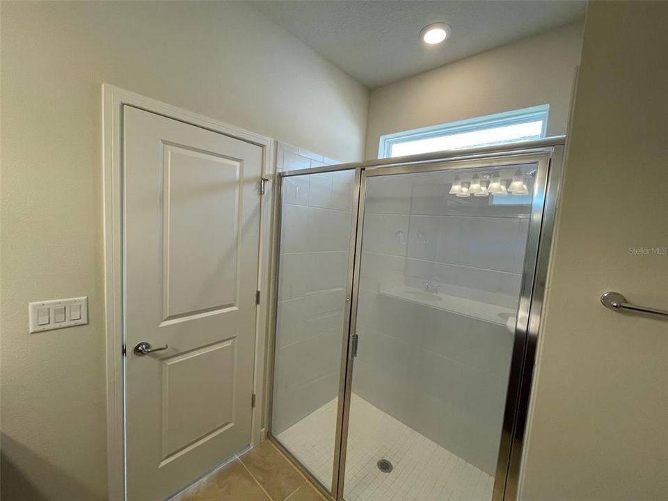 For Rent: $2,400 (3 beds, 2 baths, 1662 Square Feet)