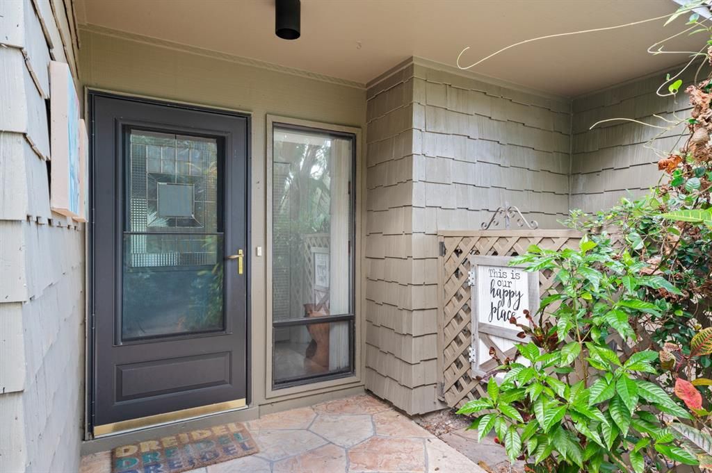 For Sale: $349,000 (3 beds, 3 baths, 1906 Square Feet)