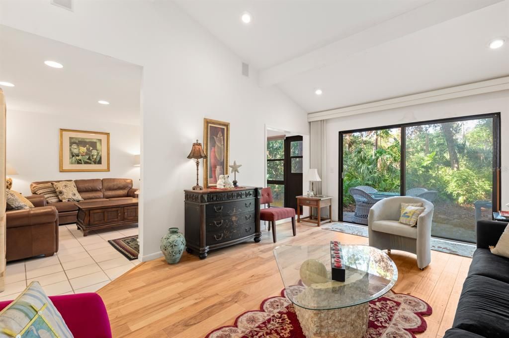 For Sale: $349,000 (3 beds, 3 baths, 1906 Square Feet)