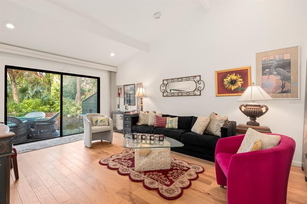 For Sale: $349,000 (3 beds, 3 baths, 1906 Square Feet)