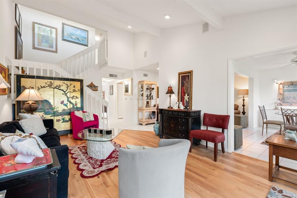 For Sale: $349,000 (3 beds, 3 baths, 1906 Square Feet)