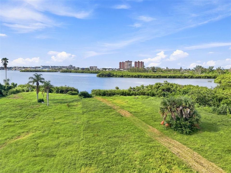 En Venta: $949,999 (4 camas, 2 baños, 1901 Pies cuadrados)