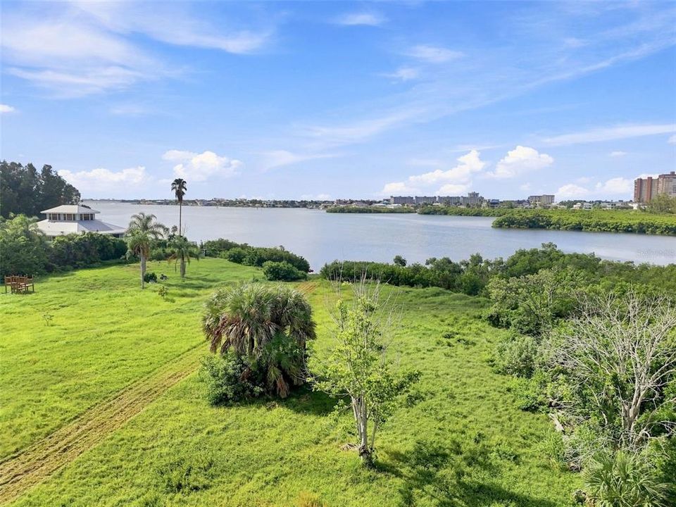 En Venta: $949,999 (4 camas, 2 baños, 1901 Pies cuadrados)