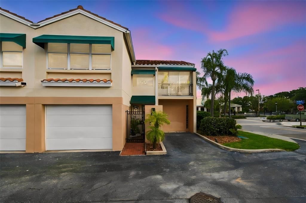 For Sale: $344,500 (2 beds, 2 baths, 1231 Square Feet)