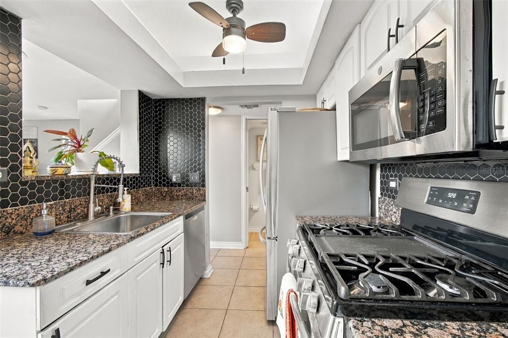 For Sale: $344,500 (2 beds, 2 baths, 1231 Square Feet)