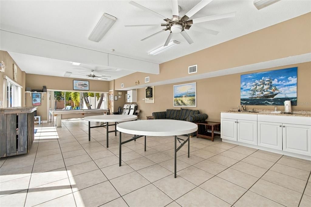 For Sale: $344,500 (2 beds, 2 baths, 1231 Square Feet)