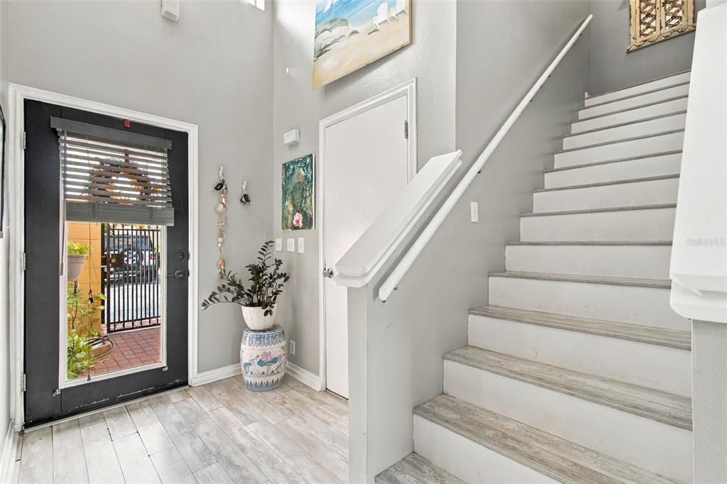 For Sale: $344,500 (2 beds, 2 baths, 1231 Square Feet)