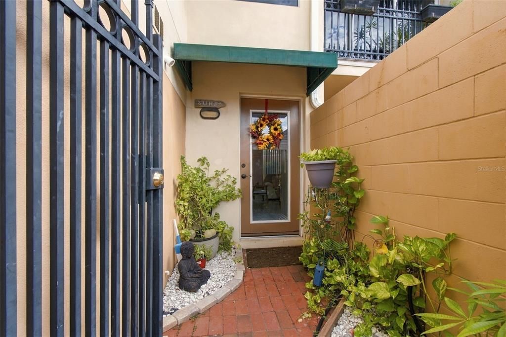 For Sale: $344,500 (2 beds, 2 baths, 1231 Square Feet)