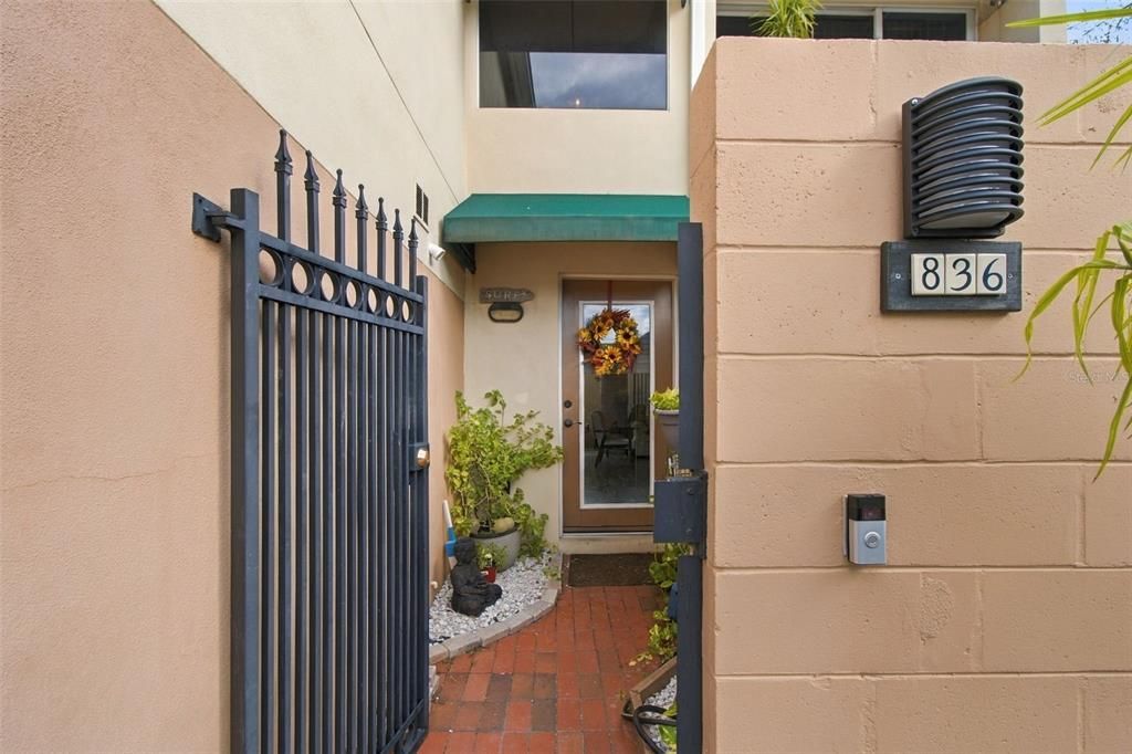 For Sale: $344,500 (2 beds, 2 baths, 1231 Square Feet)