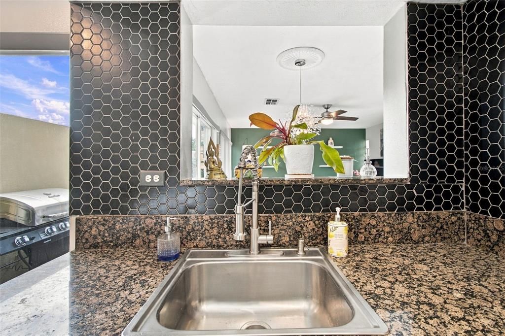 For Sale: $344,500 (2 beds, 2 baths, 1231 Square Feet)