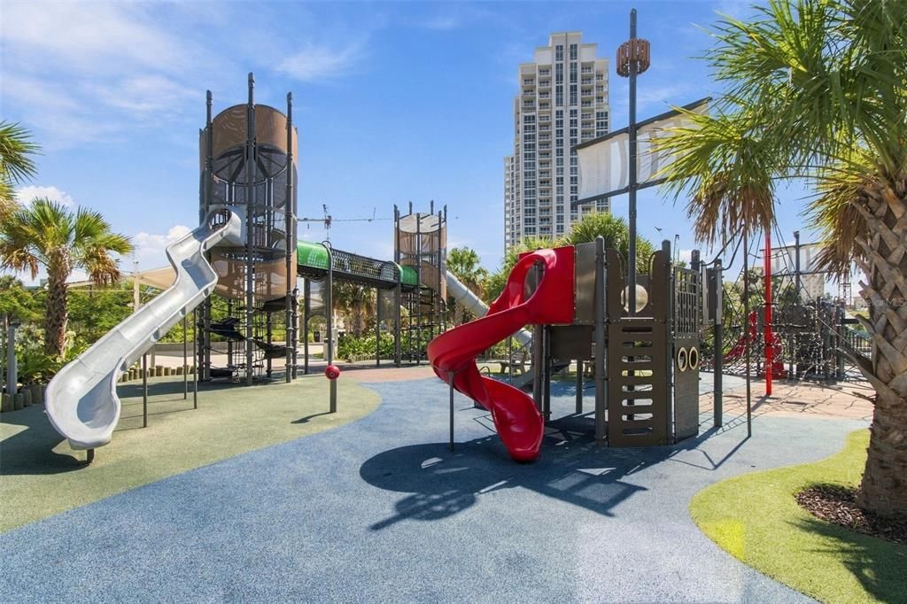 For Sale: $344,500 (2 beds, 2 baths, 1231 Square Feet)