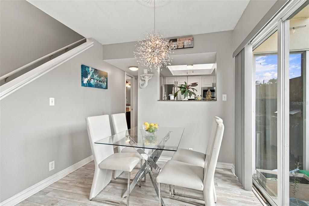 For Sale: $344,500 (2 beds, 2 baths, 1231 Square Feet)