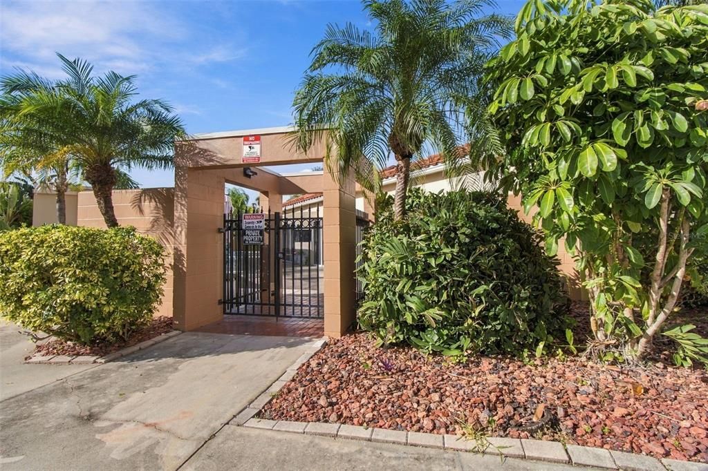 For Sale: $344,500 (2 beds, 2 baths, 1231 Square Feet)