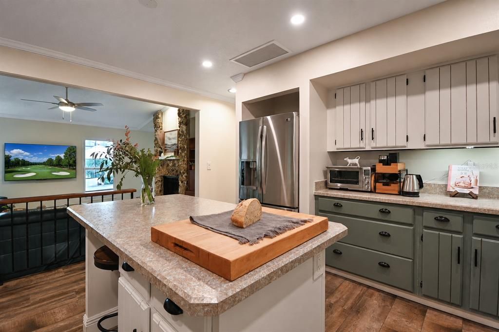 For Sale: $695,000 (4 beds, 3 baths, 2437 Square Feet)