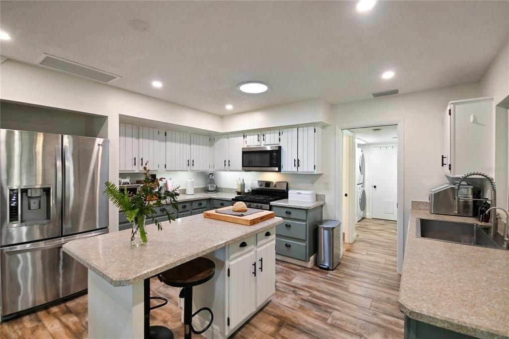 For Sale: $695,000 (4 beds, 3 baths, 2437 Square Feet)