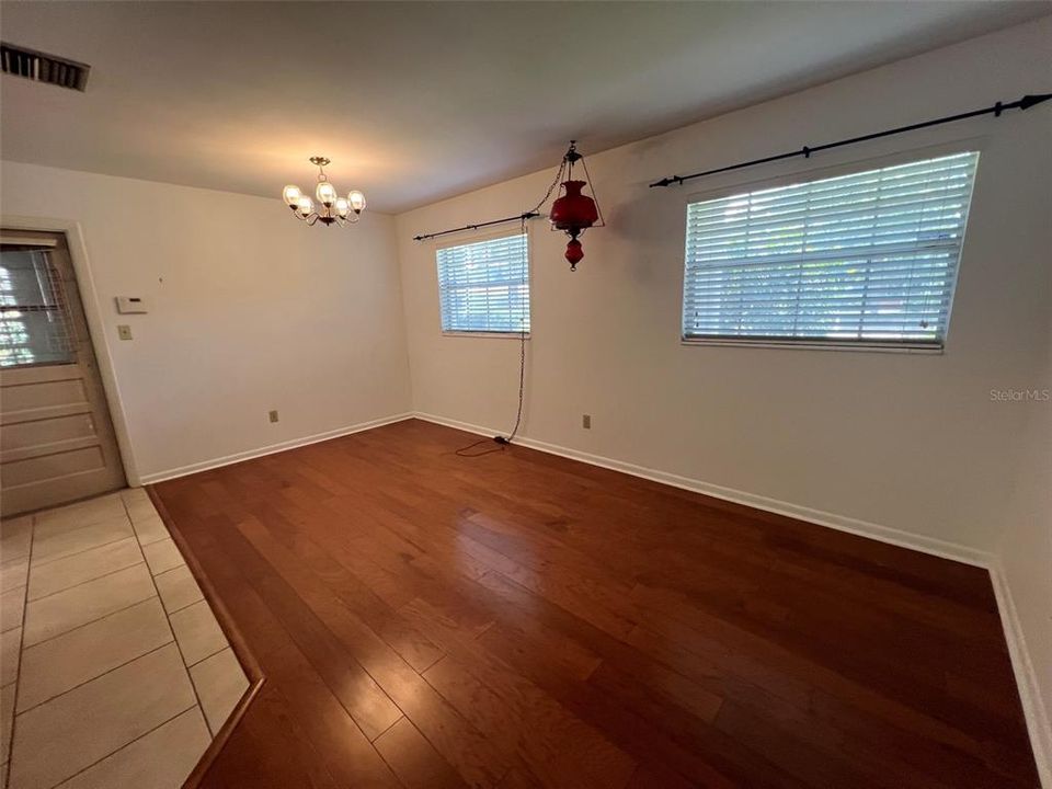 For Rent: $2,400 (4 beds, 2 baths, 1560 Square Feet)