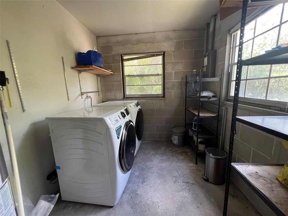For Rent: $2,400 (4 beds, 2 baths, 1560 Square Feet)