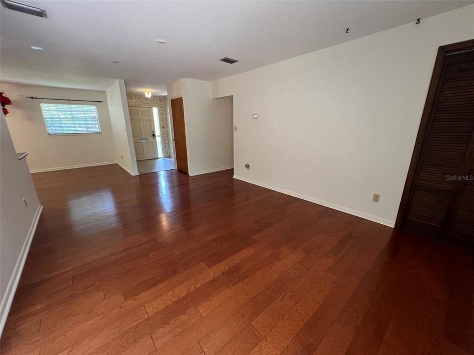 For Rent: $2,400 (4 beds, 2 baths, 1560 Square Feet)