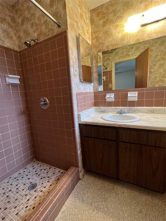 For Rent: $2,400 (4 beds, 2 baths, 1560 Square Feet)