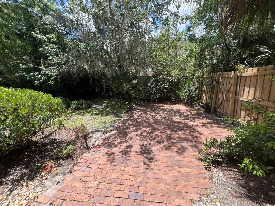 For Rent: $2,400 (4 beds, 2 baths, 1560 Square Feet)