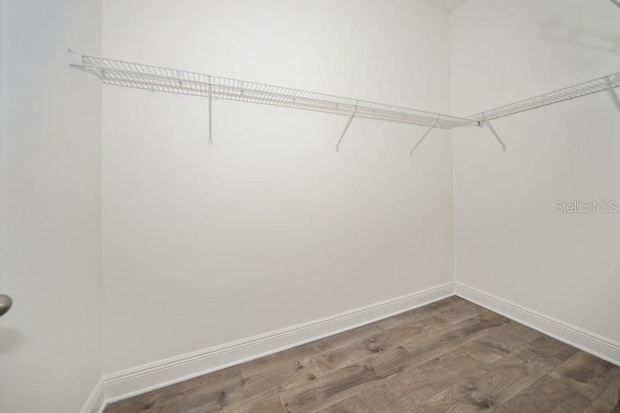 For Rent: $5,600 (5 beds, 3 baths, 3076 Square Feet)