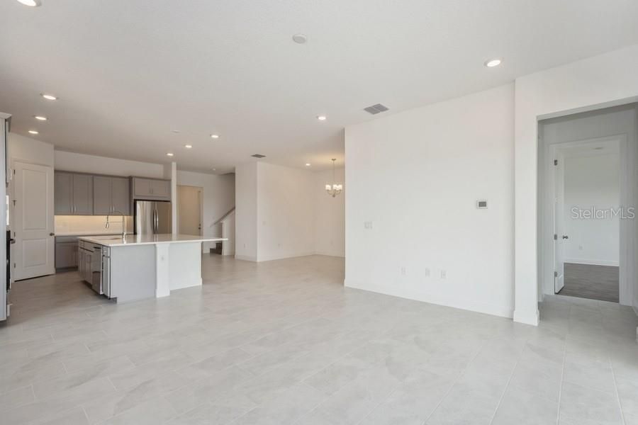 For Rent: $5,600 (5 beds, 3 baths, 3076 Square Feet)