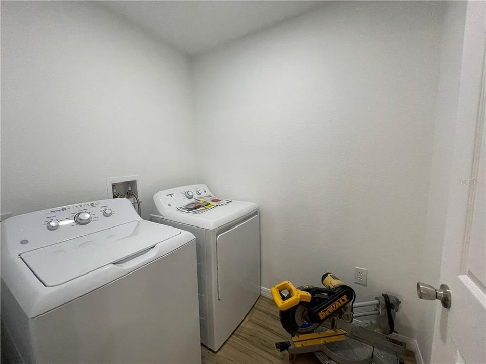 For Rent: $1,700 (3 beds, 2 baths, 1274 Square Feet)