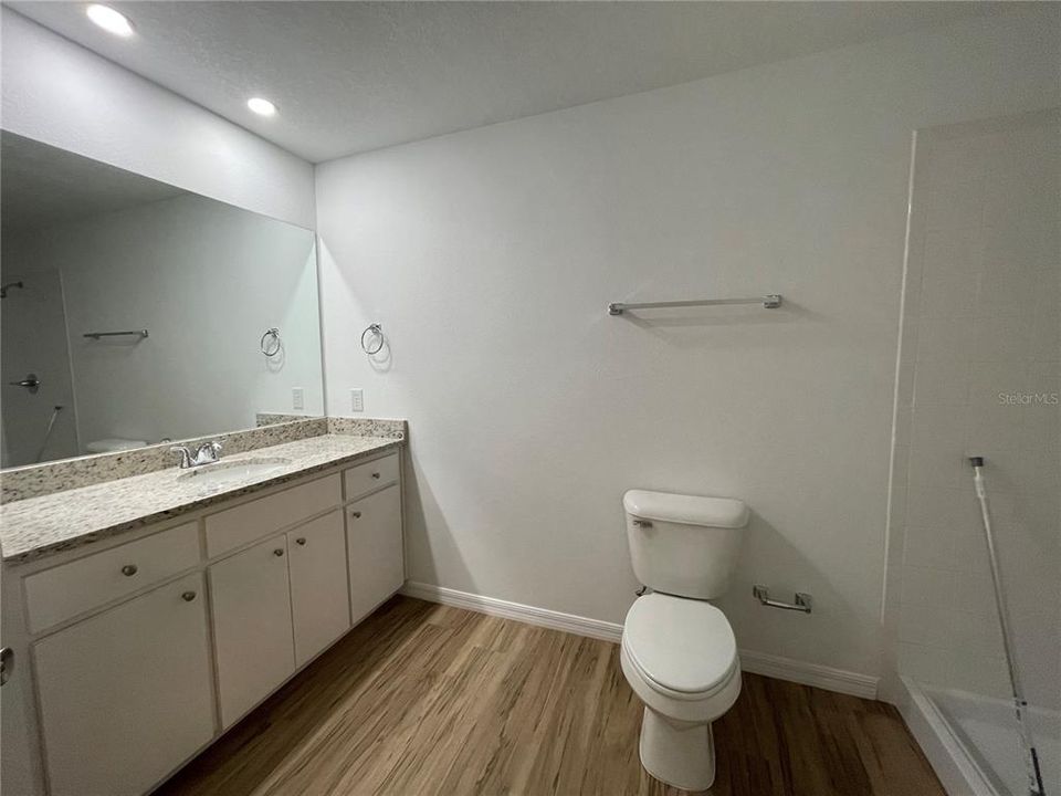 For Rent: $1,700 (3 beds, 2 baths, 1274 Square Feet)