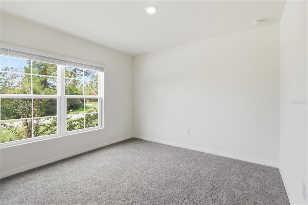 For Rent: $2,100 (4 beds, 2 baths, 1827 Square Feet)