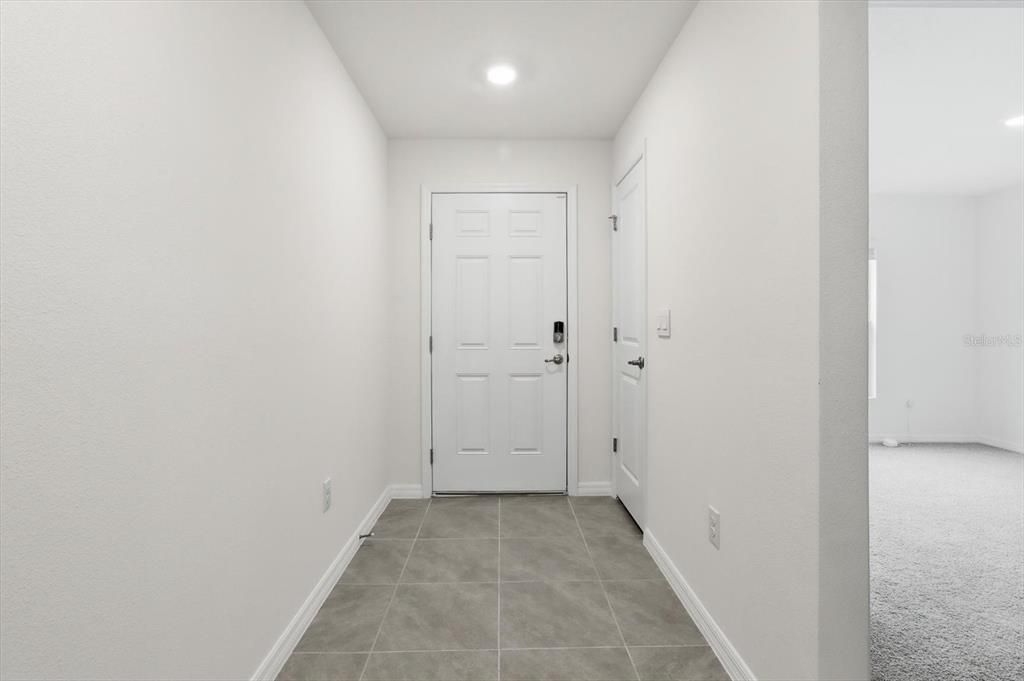 For Rent: $2,100 (4 beds, 2 baths, 1827 Square Feet)