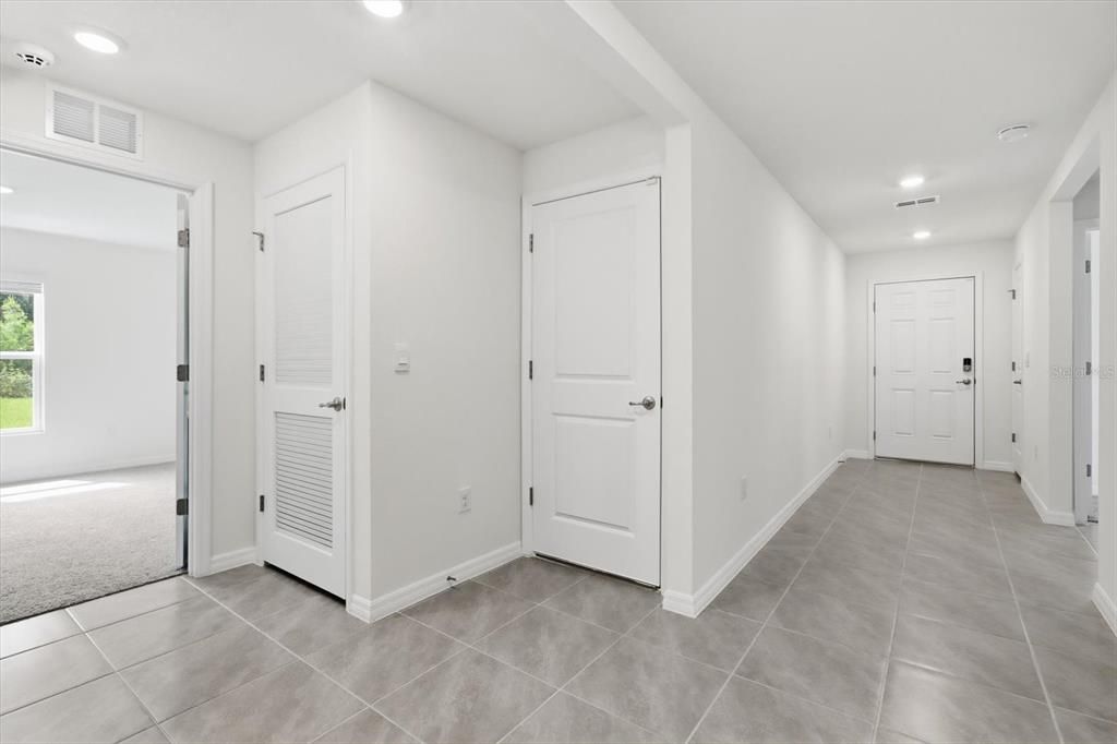 For Rent: $2,100 (4 beds, 2 baths, 1827 Square Feet)