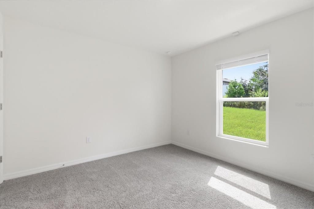 For Rent: $2,100 (4 beds, 2 baths, 1827 Square Feet)