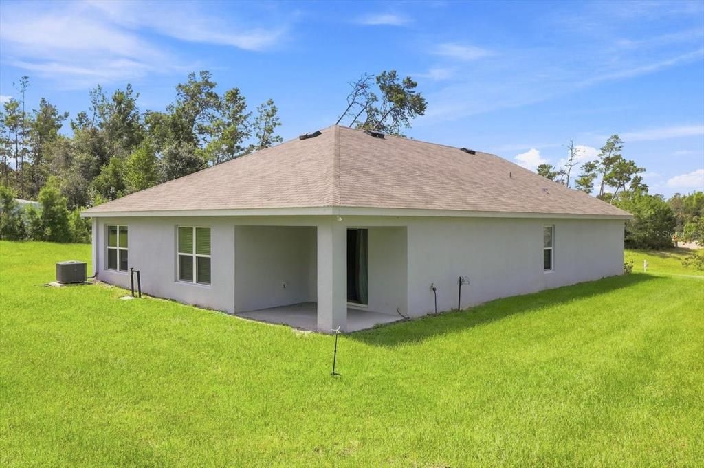 For Rent: $2,100 (4 beds, 2 baths, 1827 Square Feet)