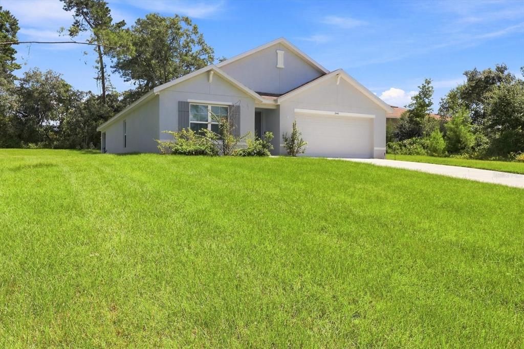 For Rent: $2,100 (4 beds, 2 baths, 1827 Square Feet)