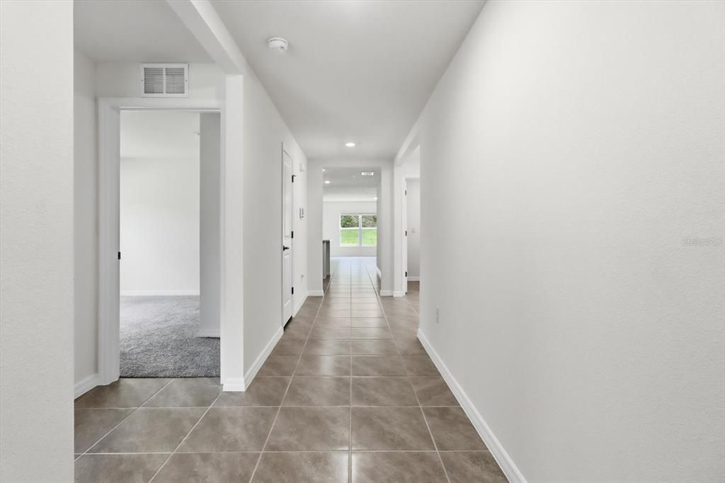 For Rent: $2,100 (4 beds, 2 baths, 1827 Square Feet)