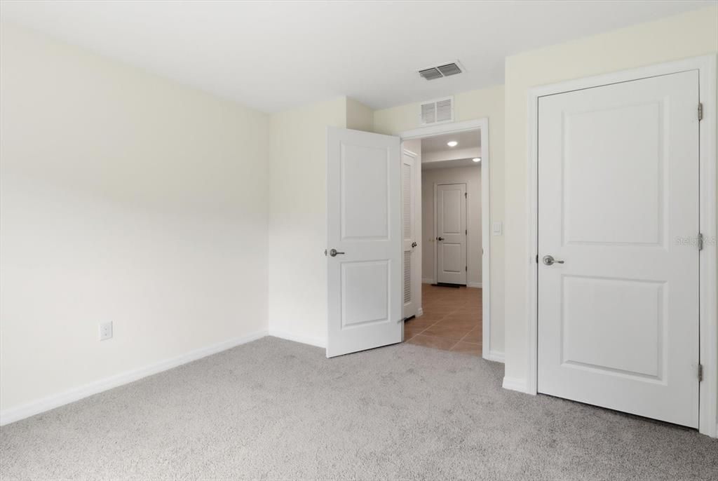 For Rent: $2,100 (4 beds, 2 baths, 1827 Square Feet)