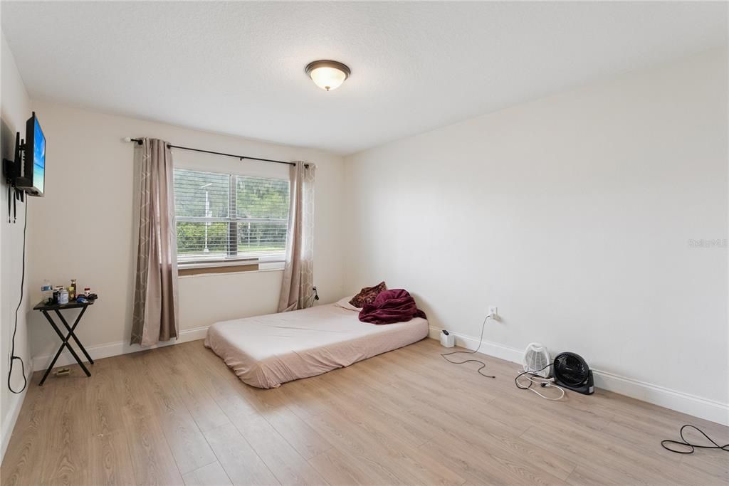 En Venta: $435,000 (4 camas, 3 baños, 1880 Pies cuadrados)