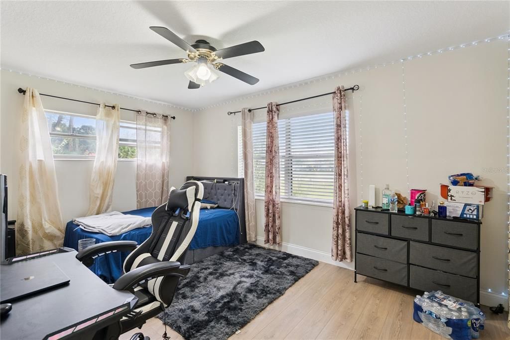 En Venta: $435,000 (4 camas, 3 baños, 1880 Pies cuadrados)