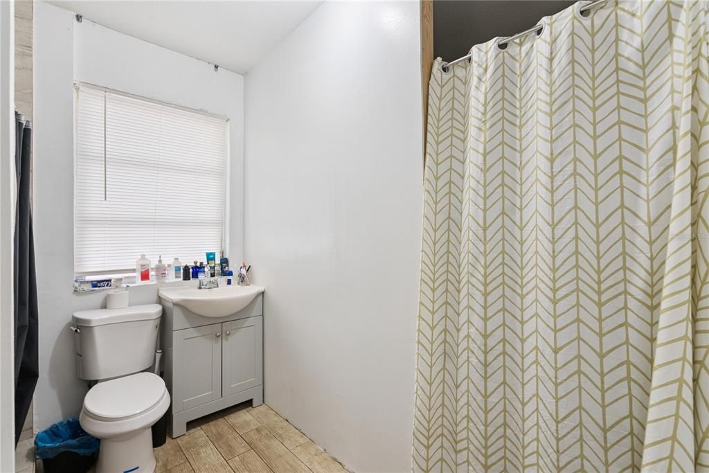 En Venta: $435,000 (4 camas, 3 baños, 1880 Pies cuadrados)