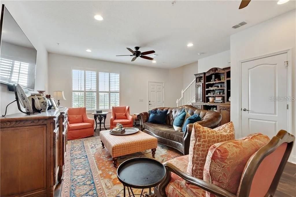 For Rent: $4,000 (3 beds, 2 baths, 1567 Square Feet)