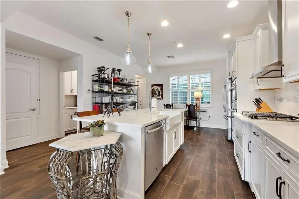 For Rent: $4,000 (3 beds, 2 baths, 1567 Square Feet)