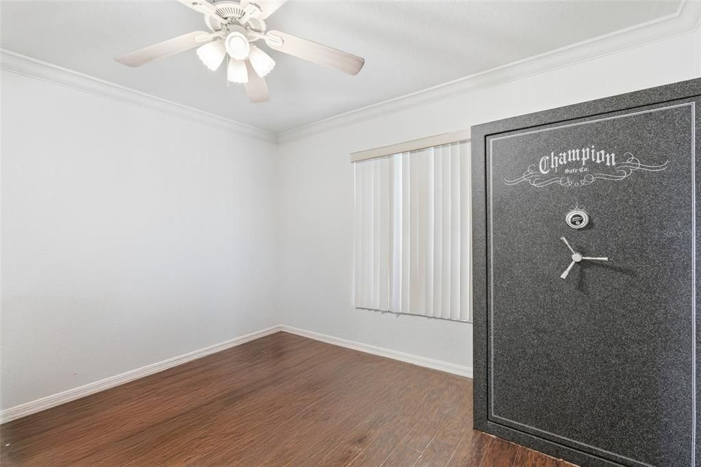 For Sale: $359,900 (3 beds, 2 baths, 1516 Square Feet)