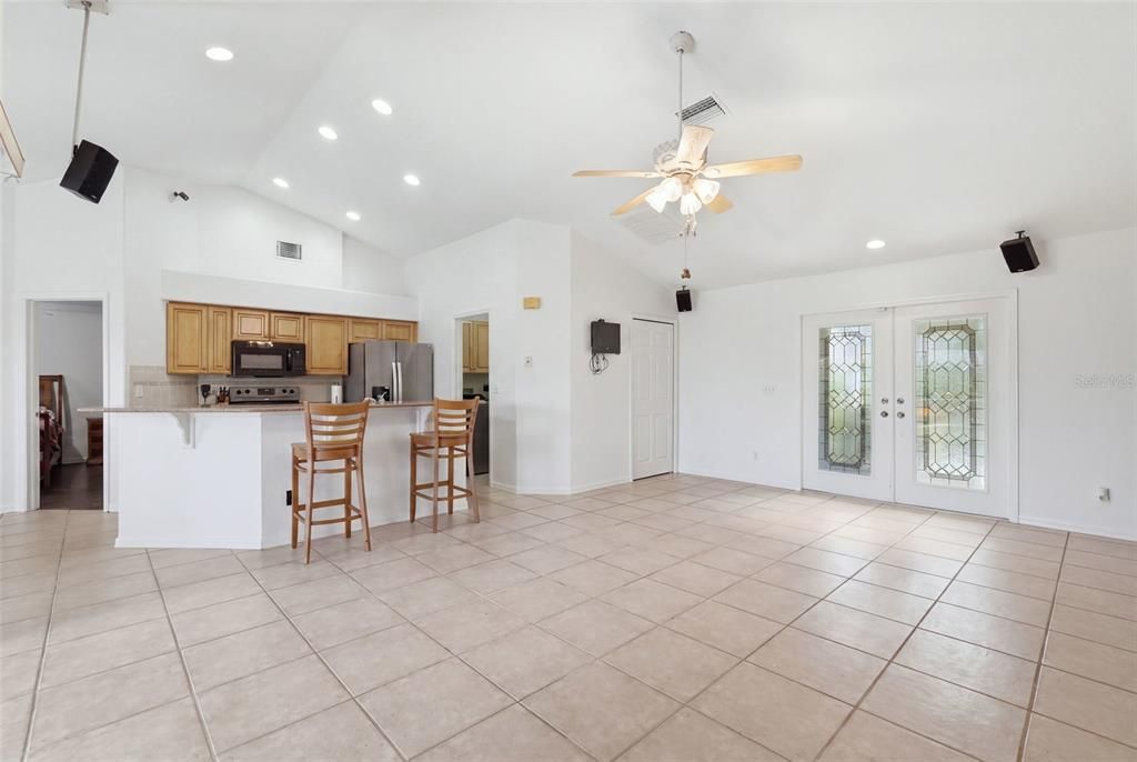 For Sale: $359,900 (3 beds, 2 baths, 1516 Square Feet)