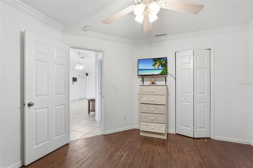 For Sale: $359,900 (3 beds, 2 baths, 1516 Square Feet)