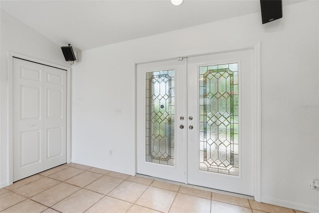 For Sale: $359,900 (3 beds, 2 baths, 1516 Square Feet)