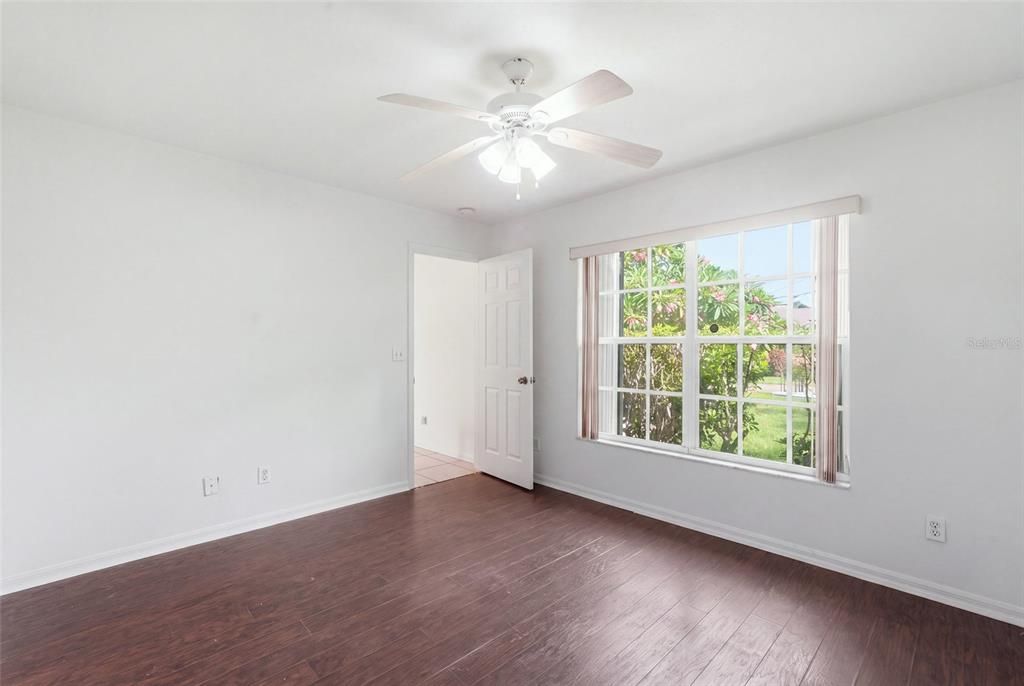 For Sale: $359,900 (3 beds, 2 baths, 1516 Square Feet)