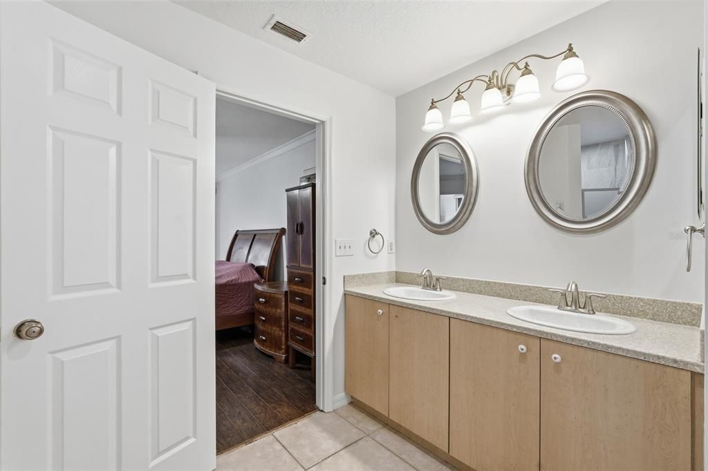 For Sale: $359,900 (3 beds, 2 baths, 1516 Square Feet)